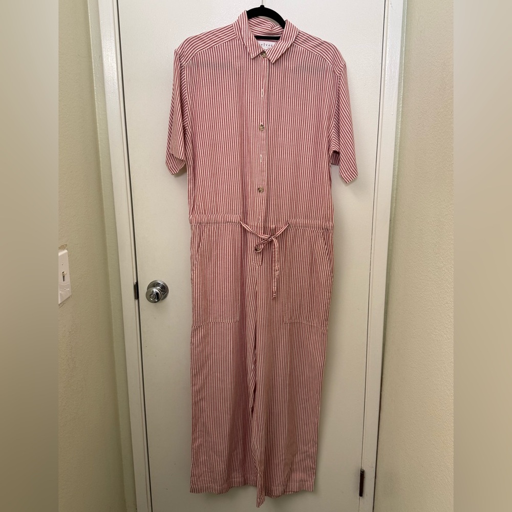Velvet by Graham & Spencer Red & Cream Button & Tie Jumpsuit Size S